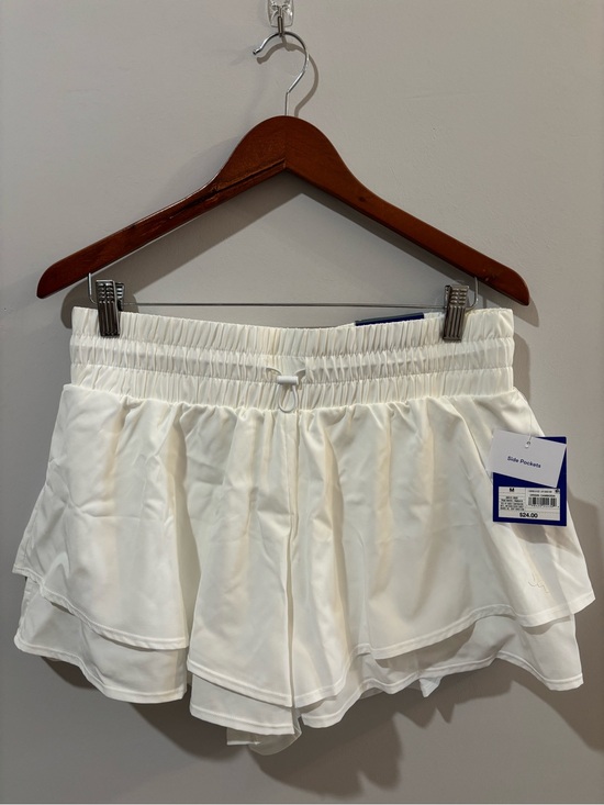 JoyLab Pants - Women’s Flutter White Athletic Shorts - JoyLab - Size M - NWT